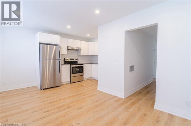 Photo - 49 Gladstone Ave