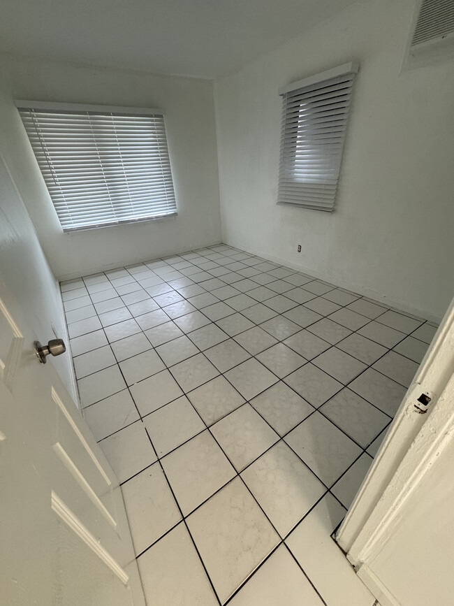 Photo - 216 S B St Unit A