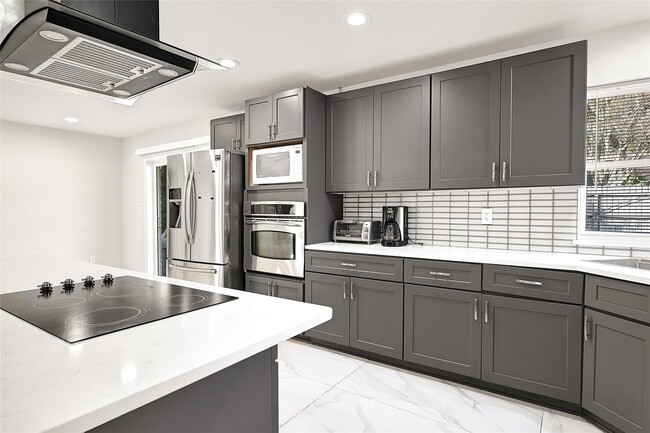 Photo - 22406 Fincastle Dr