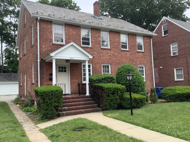 Photo - 221 Everett Pl Unit A - Downstairs