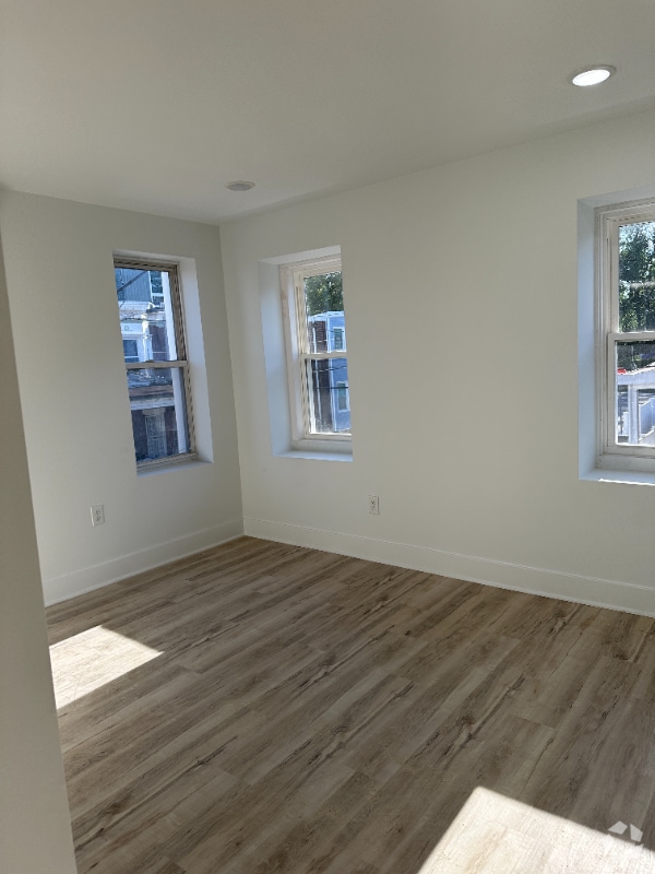 Building Photo - 4900 N 15th St Rental