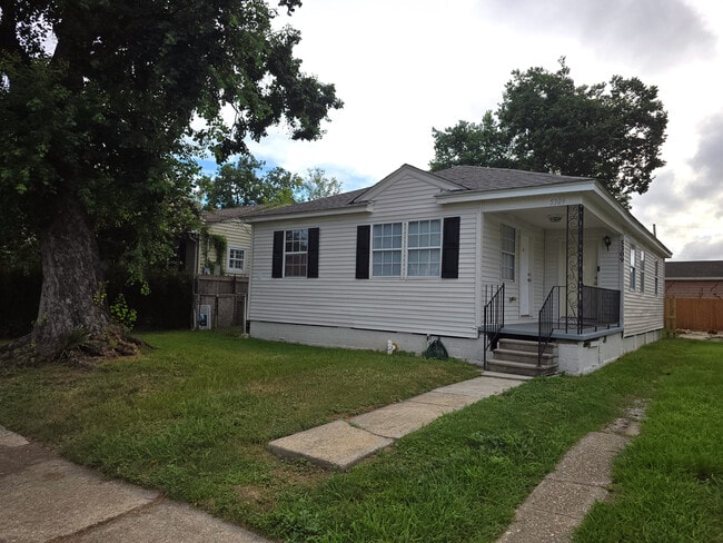 Building Photo - 5309 Wickfield Dr Unit A Rental