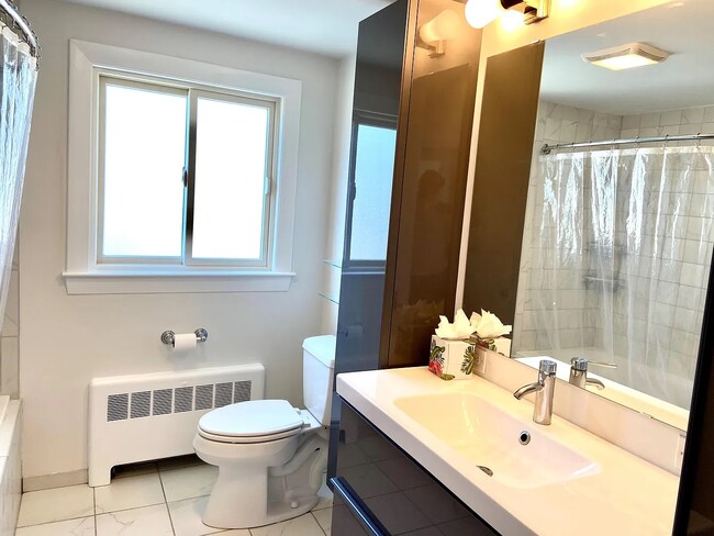 Photo - 640 Lagrange St Unit 2