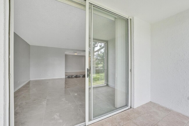 Photo - 3750 Inverrary Dr Condo Unit 1d