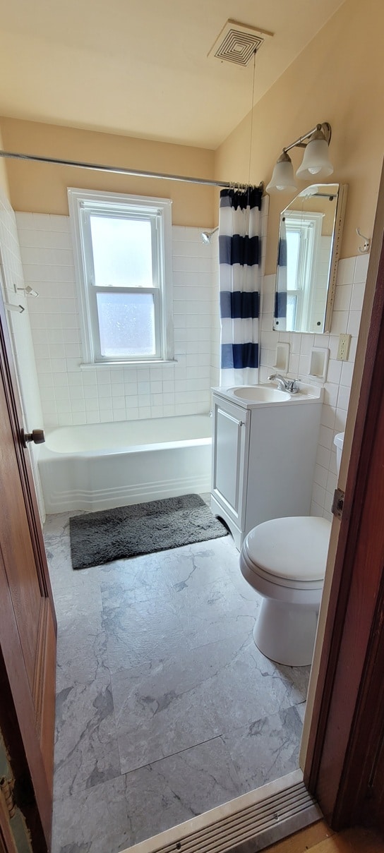 Building Photo - 2132-34-2134 W Kendall Ave Rental