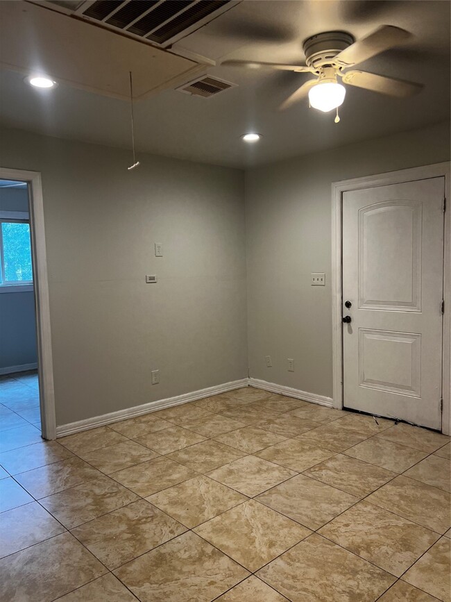 Photo - 5924 Morningdale St