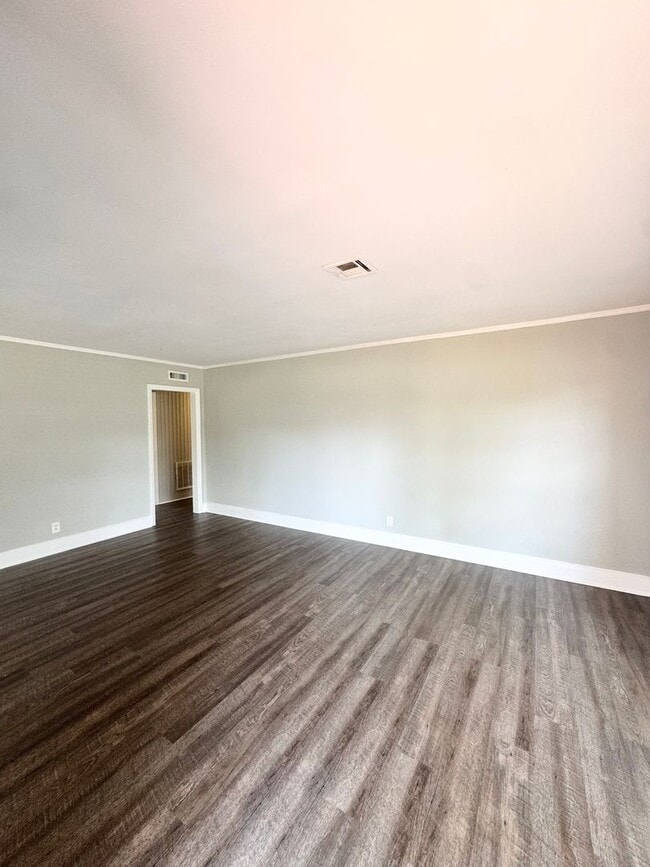 Photo - ** 4 Bed 2 Bath located in Morningview ** Call 334-366-9198 to schedule a self tour