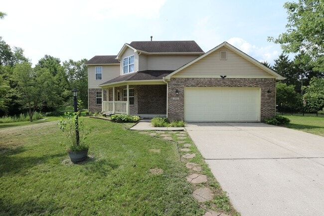 Building Photo - Large 5 Bedroom Westfield Home!