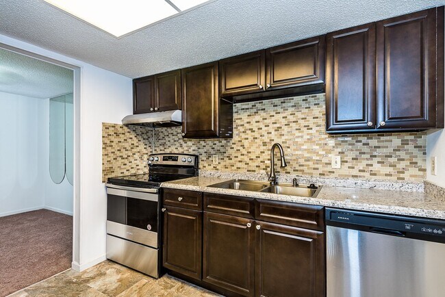 Photo - IDEAL CENTRAL LOCATION IN PORT CHARLOTTE