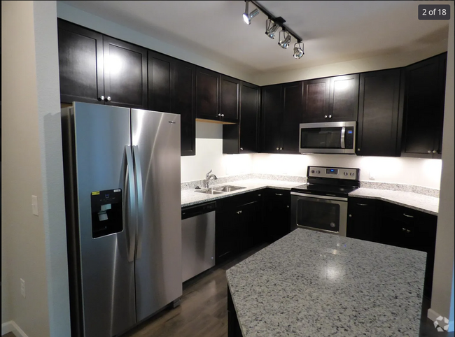 Building Photo - Clean and quaint condo in Longmont - avail... Unit 9206