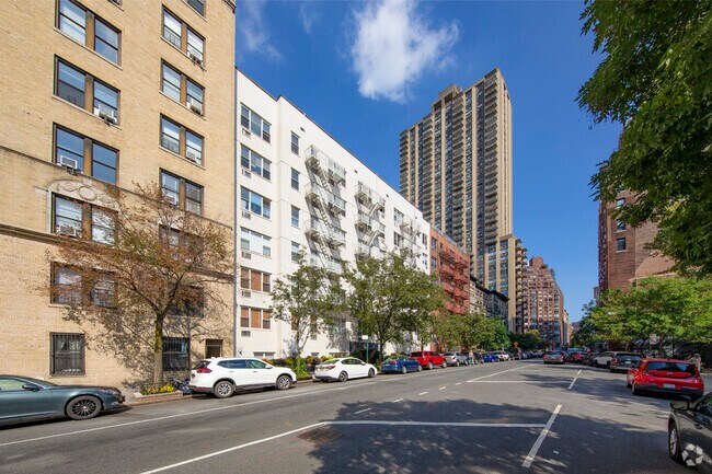 235 W 70th St, Nueva York, NY 10023 - 235 W 70th St