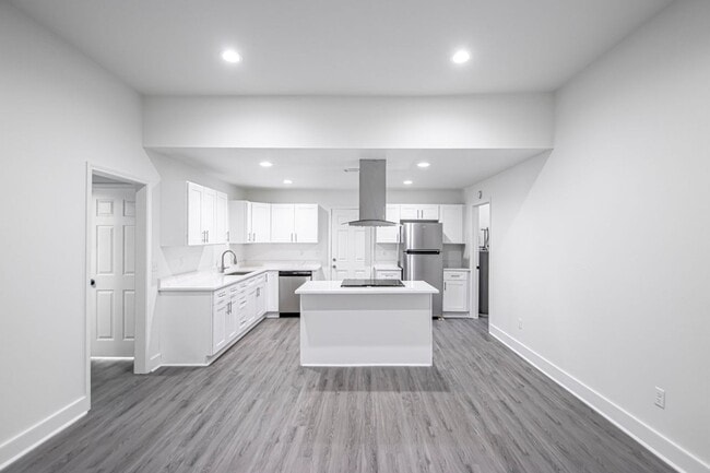 Photo - Timeless Elegance with Modern Upgrades – Stunning 3-Bedroom Little Rock Home!