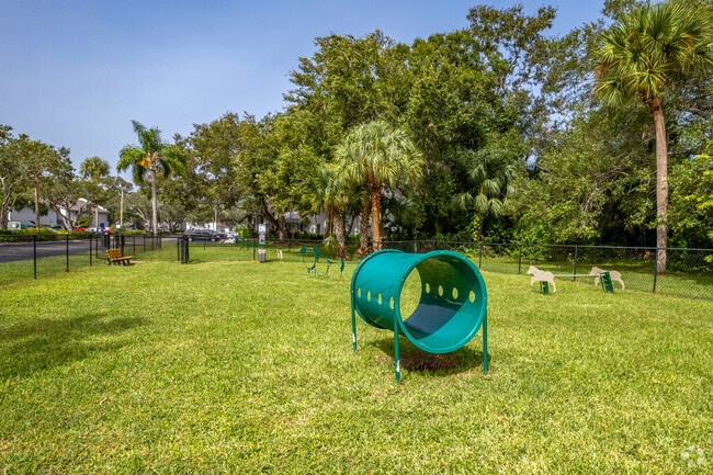 Dog Park - L'Estancia Apartment Homes