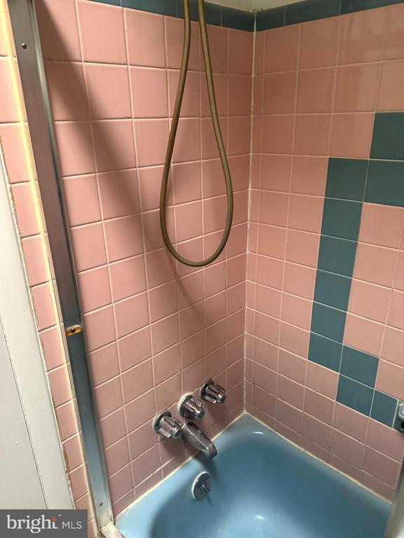 Photo - 7258 Mansfield Ave