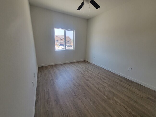 8410 Grandy St Unidad 8410 Grandy St Unit A