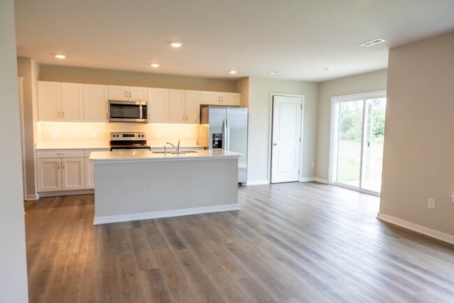 Photo - 2569 SE Hawkins Ave