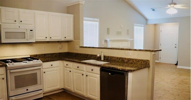 Photo - 1091 Pine Acre Dr NE