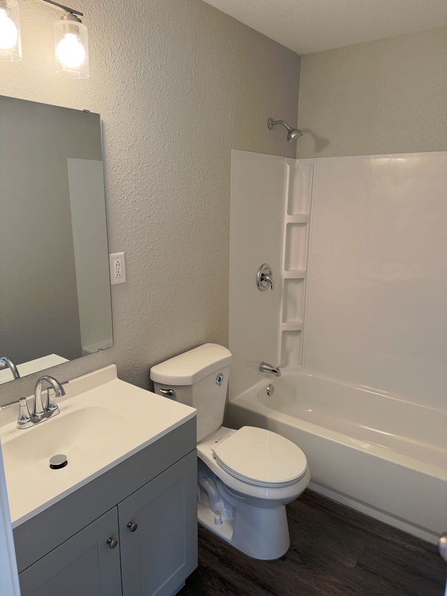 Building Photo - 1018 S Blackwill St