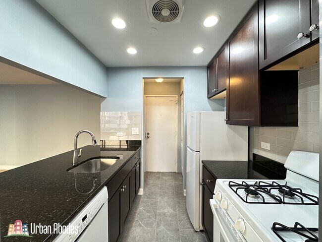 Photo - 656 W Grace St Unit M02B