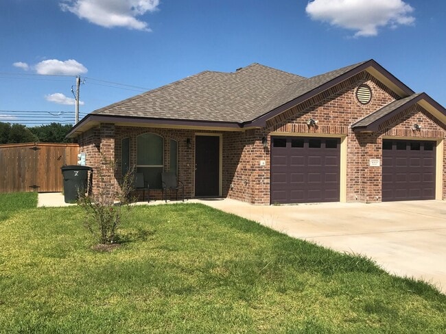 Building Photo - Beautiful 2 bed/2 bath near Fort Hood near Clear Creek in Killeen!