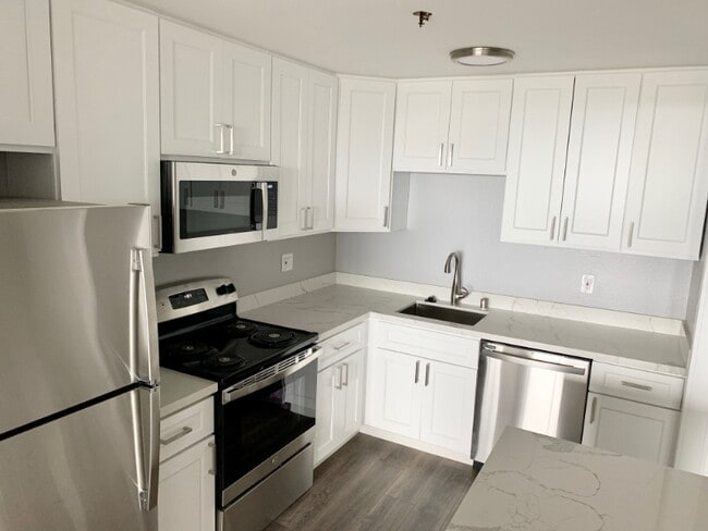 Building Photo - 555 Pierce St Unit 505