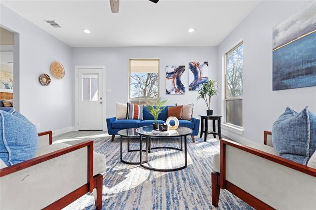 Photo - 520 E 5th St