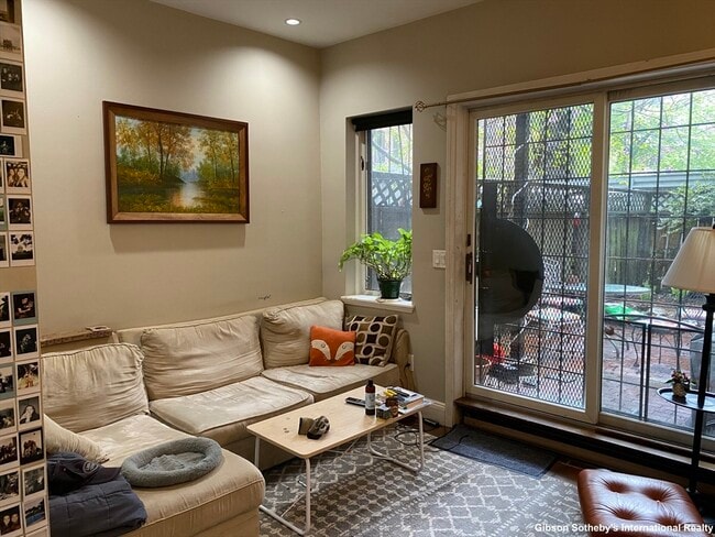 Building Photo - 36 Dartmouth St Unit 1