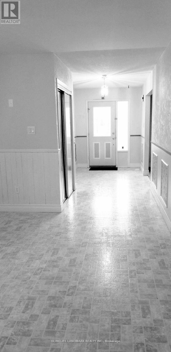 Photo - 33 Elora Dr