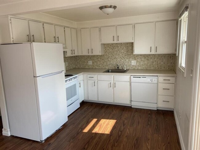 Photo - 147 Creekside Dr