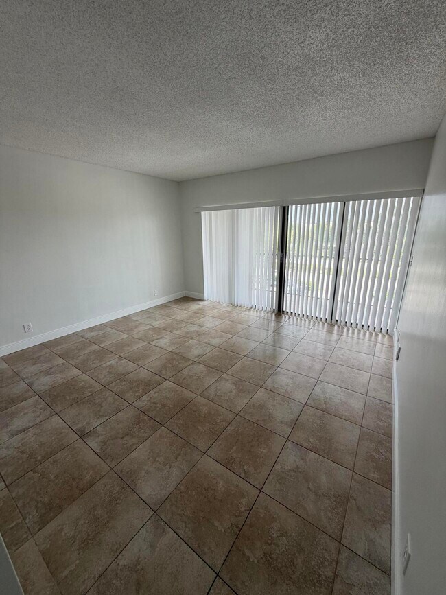 2500 Coral Springs Dr Unit 306