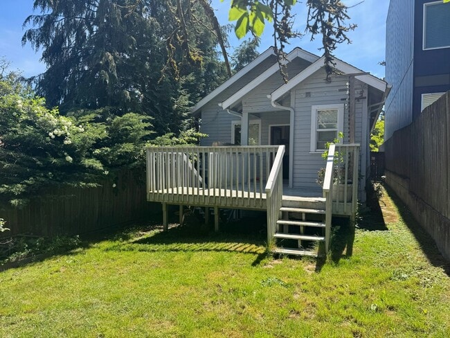 Photo - 2848 SW Adams St
