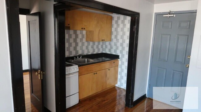 Photo - 846 W Montrose Ave Unit 406