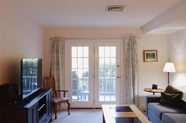 Photo - 75 Tivoli Gardens Unit E75