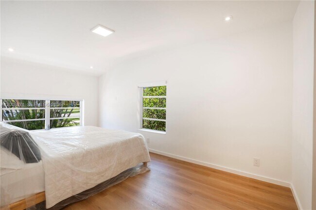 Photo - 3021 Coconut Grove Dr