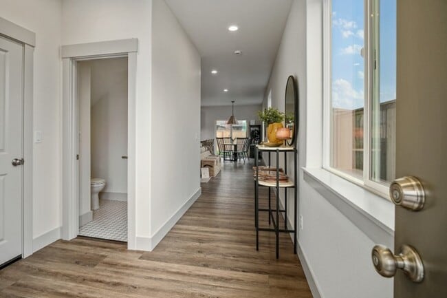 Photo - 1321 Oppek St NE