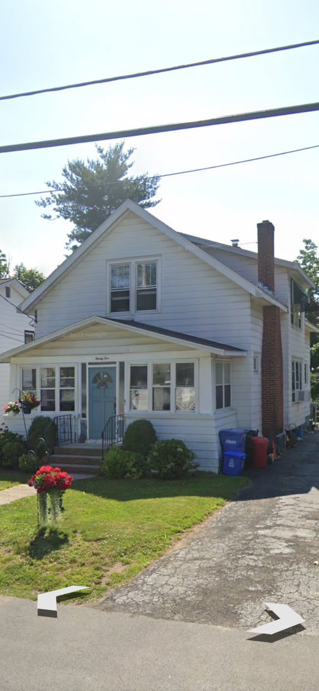 Building Photo - 25 Orlando Ave Rental