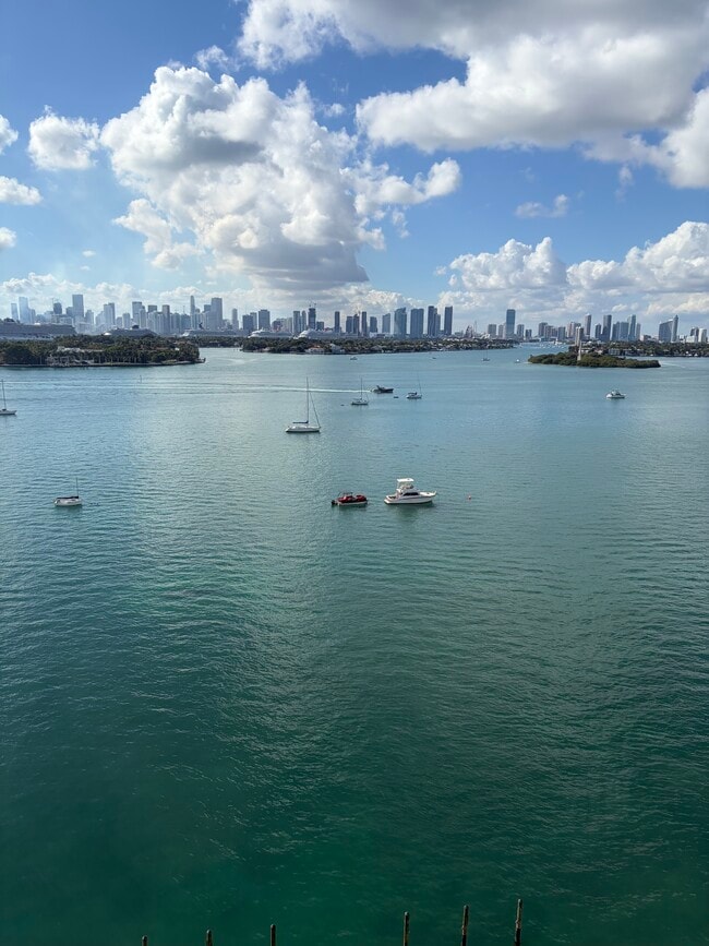 Building Photo - 1228 West Ave Unit 1102