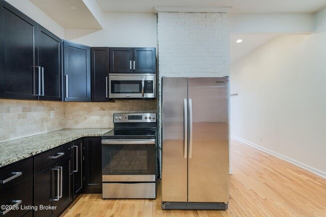 Photo - 1104 E St Catherine St