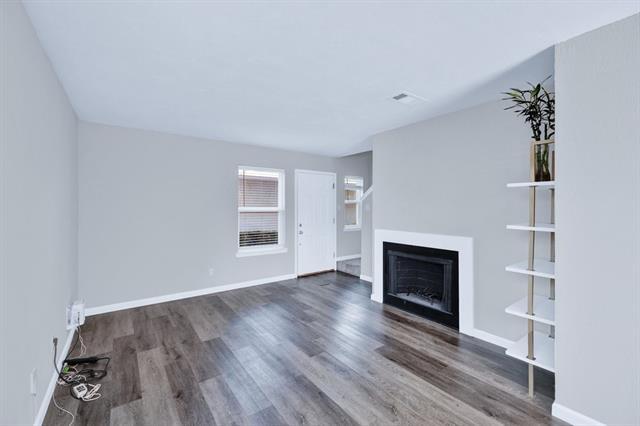 Photo - 610 Ridgeline Dr