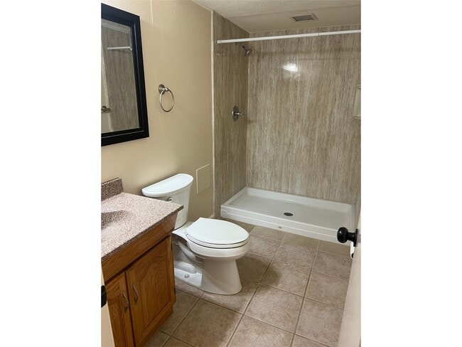 Photo - 205 W Vaughn Ln