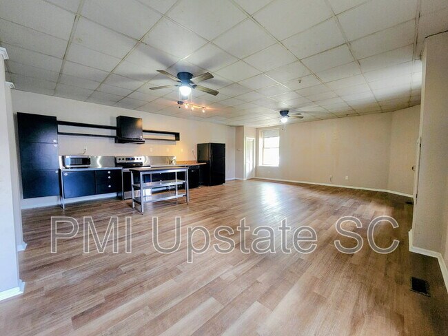 Photo - 101 Silver St Unit 101