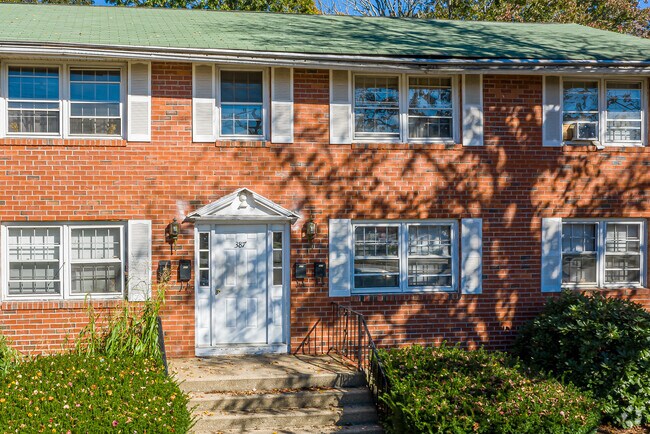 Photo - Oakridge Apartments