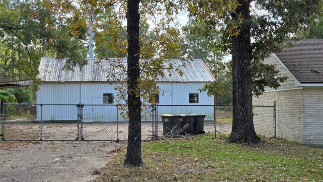 Photo - 1600 Southern Oaks Dr