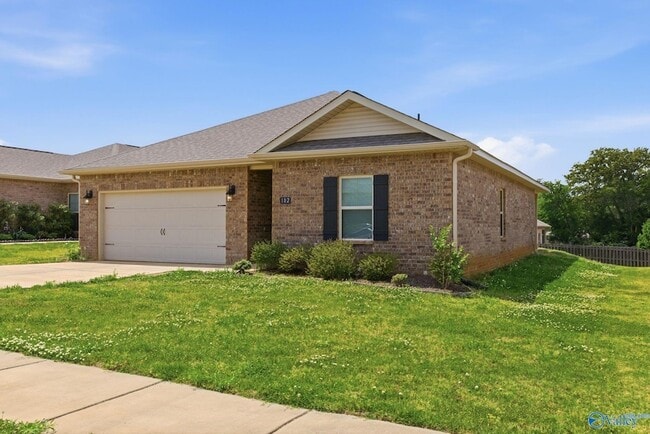Photo - 102 Derbyshire Dr
