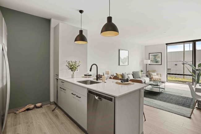 Photo - 2151 N Elston Ave