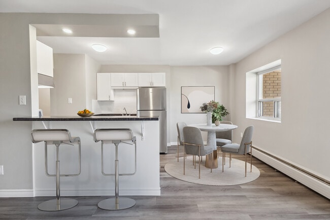 Photo - Granite House