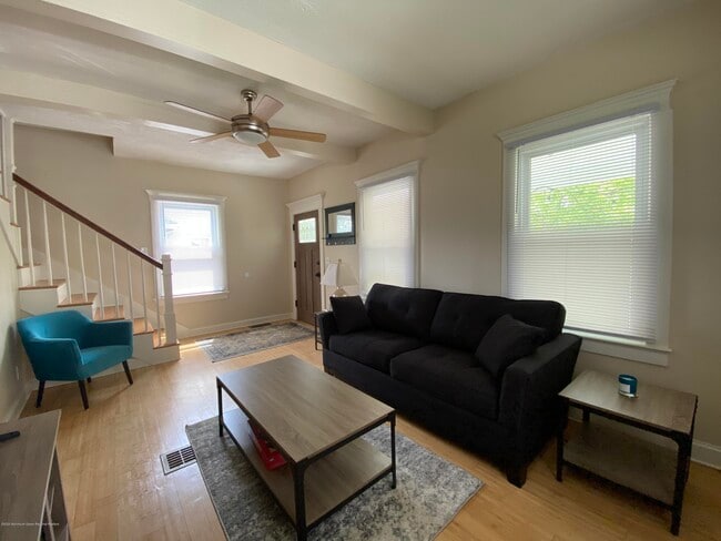 1213 4th Ave