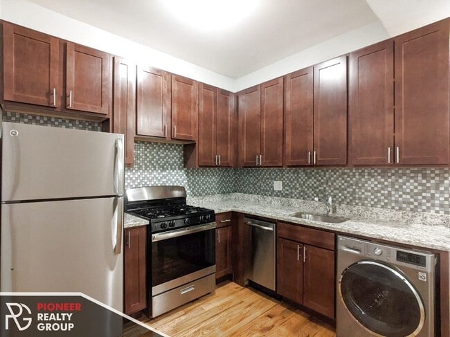 Photo - 627 W Oakdale Ave Unit 3