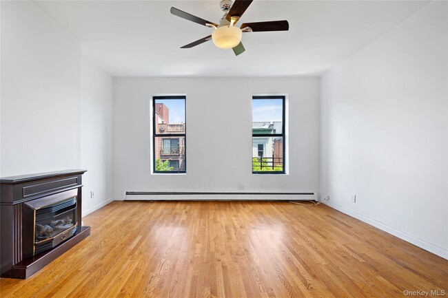 Photo - 118 W 136TH St