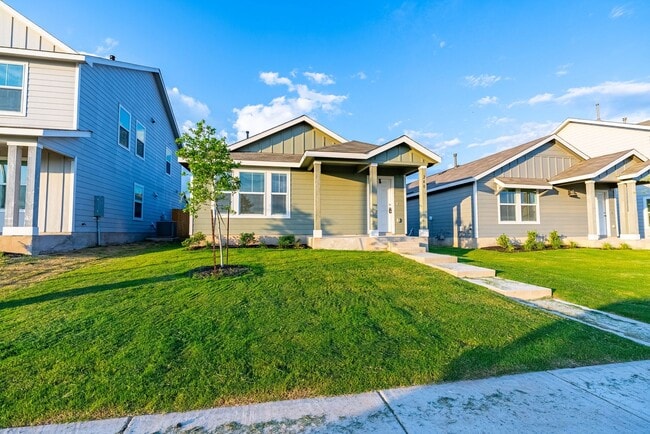 Building Photo - Stunning 3 bedroom, 2 bathroom home in Kyle!!!